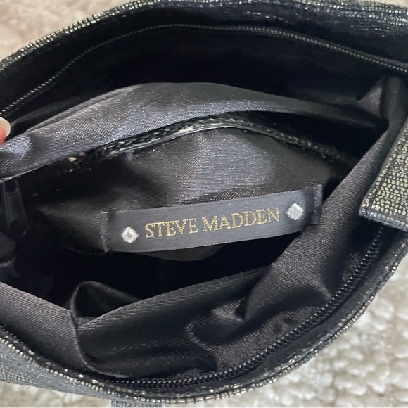 Steve Madden Black Metallic Shiny Clutch Purse - Picture 8 of 8